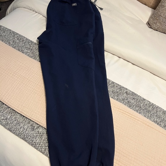 Figs Zamora Maternity Jogger Scrub Pants - Picture 3 of 5